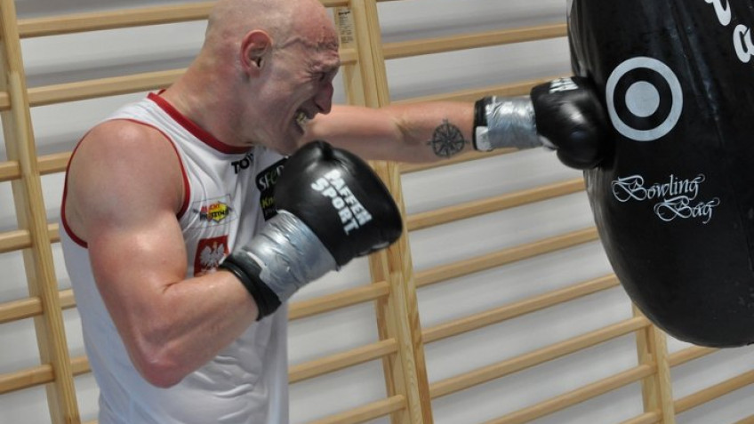 Кадр дня: Влодарчик готовится к бою против Гассиева