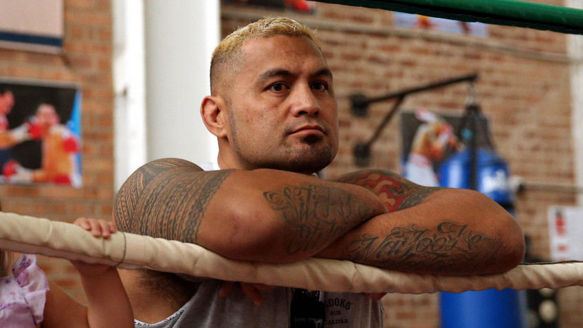 Бой Марка Ханта против Деррика Льюиса официально подтвержден