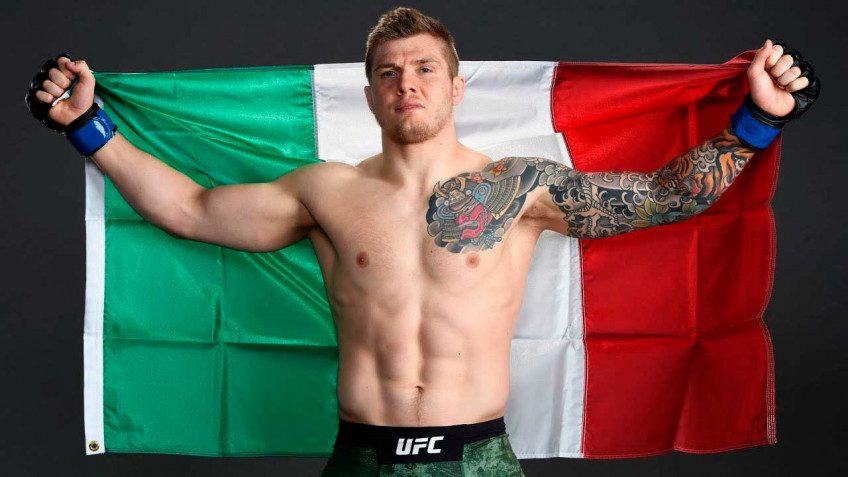 Марвин Веттори снялся с боя против Исмаила Наурдиева на турнире UFC в Баку