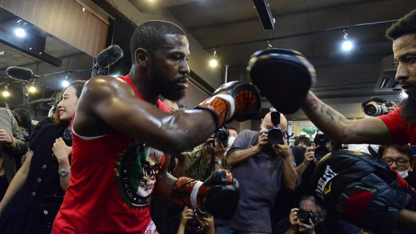 Кадр дня: Открытая тренировка Флойда Мейвезера в Японии