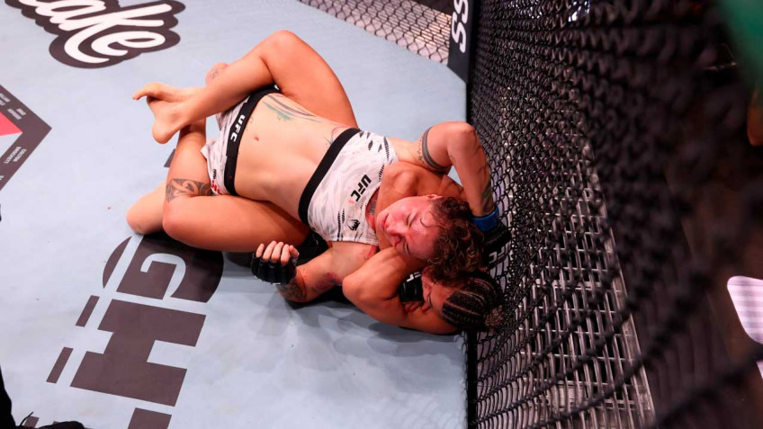 UFC Рио: Биа Мескита победила Ирину Алексееву