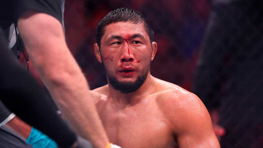 UFC 330: Мыктыбек Оролбай досрочно проиграл Джеремайе Уэллсу