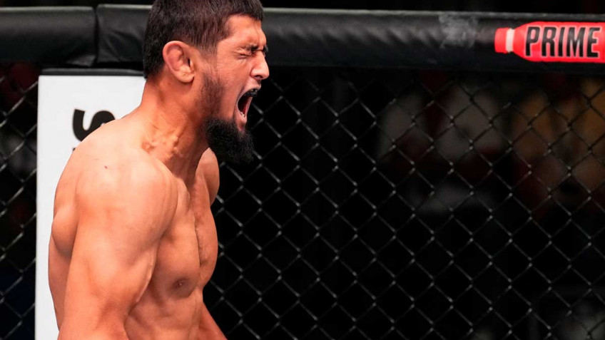 UFC Баку: Нурсултон Рузибоев досрочно победил Андрея Пуляева