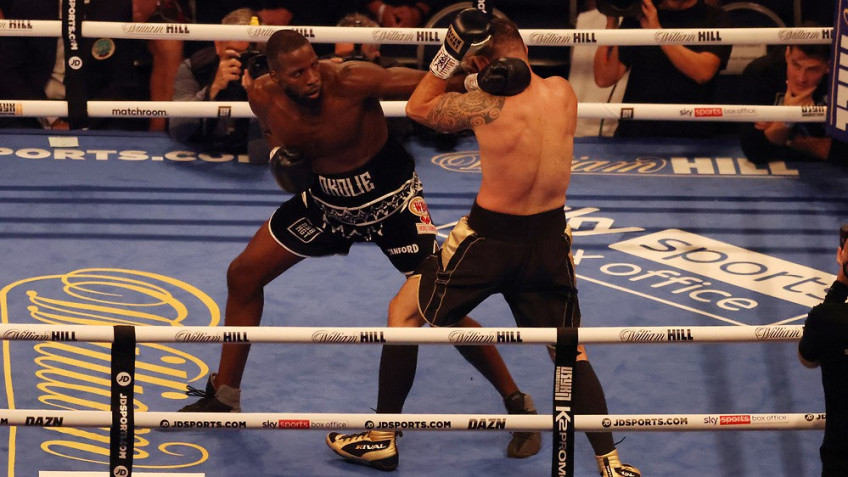 Лоуренс Околи нокаутировал Дилана Прасовича