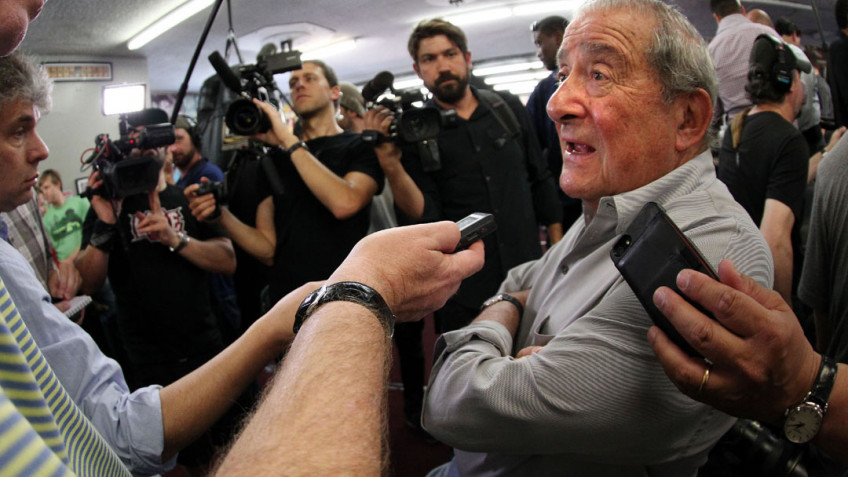 Арум: Мейвезер должен был драться с Ханом, бой с Берто — фарс