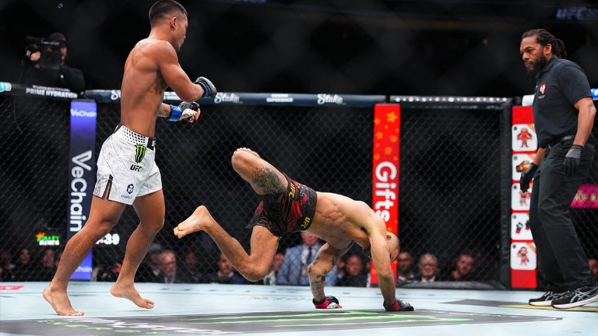 Александр Пантожа уступил титул чемпиона UFC Джошуа Вану из-за травмы