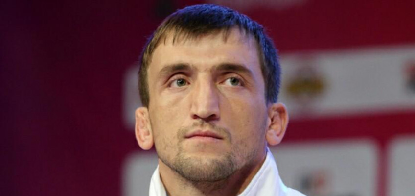 Россиянин Муслим Салихов подписал контракт с UFC