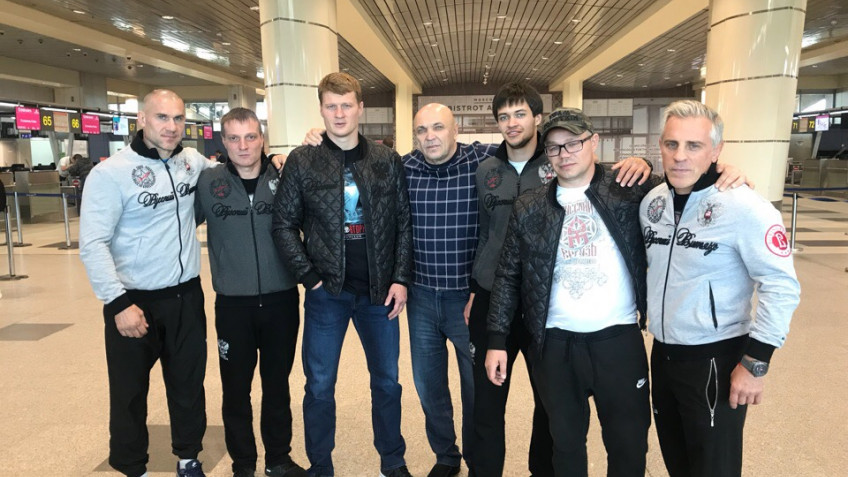 Кадр дня: Александр Поветкин и его команда