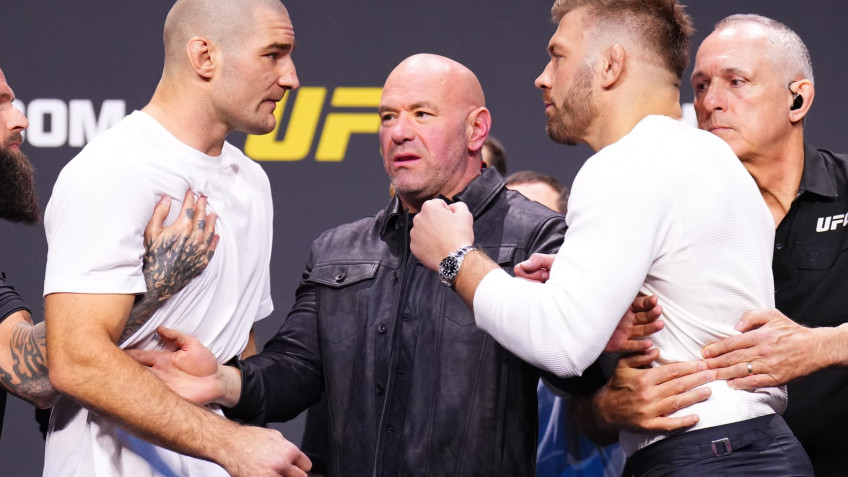 Дю Плесси: Стриклэнд привык быть хулиганом и не привык, когда на него самого наезжают