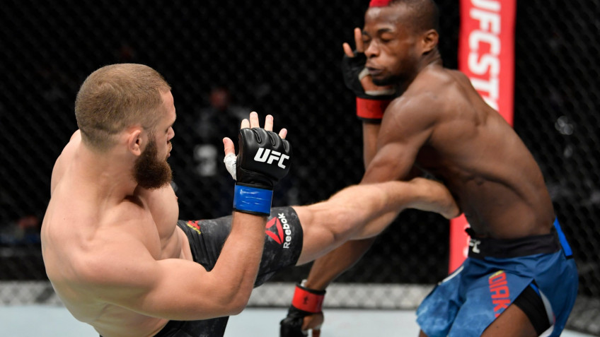 Столь громкого удара ногой не слышал за всю карьеру, — Дана Уайт восхищен боем Физиева