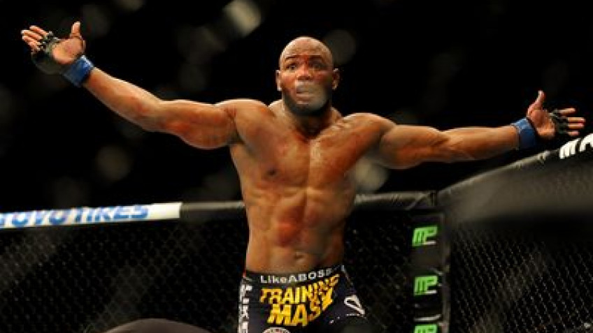 Йоэль Ромеро отказался от операции ради боя с Саузой