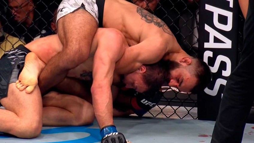 UFC Париж: Бенуа Сен-Дени досрочно победил Маурисио Руффи