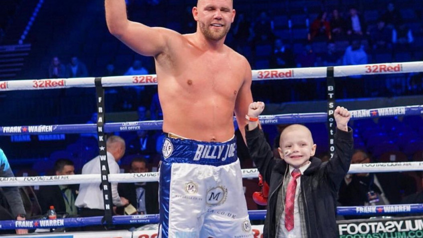 Билли Джо Сондерс победил Чарльза Адаму