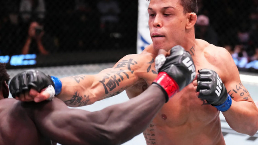 Борральо заявил, что будет страховать бой Дю Плесси и Чимаева