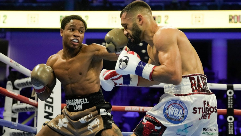 Флойд Скофилд завоевал титул WBA в легком весе