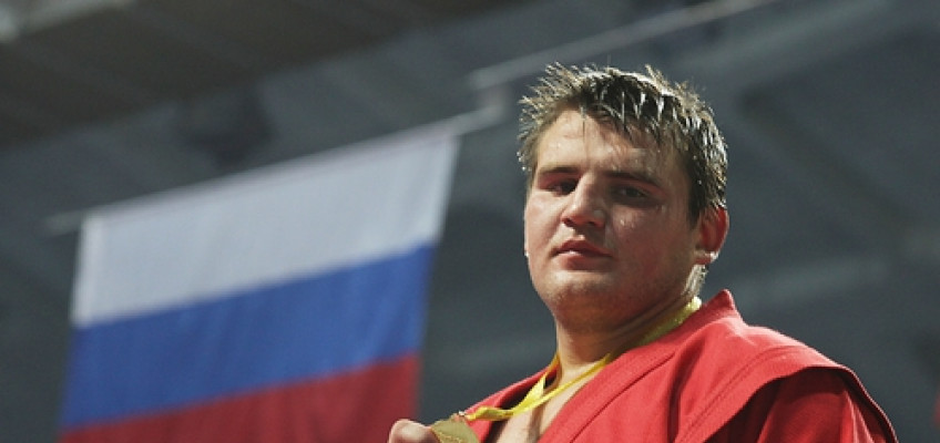 Сидельников признан лучшим спортсменом в боевом самбо в 2014 году