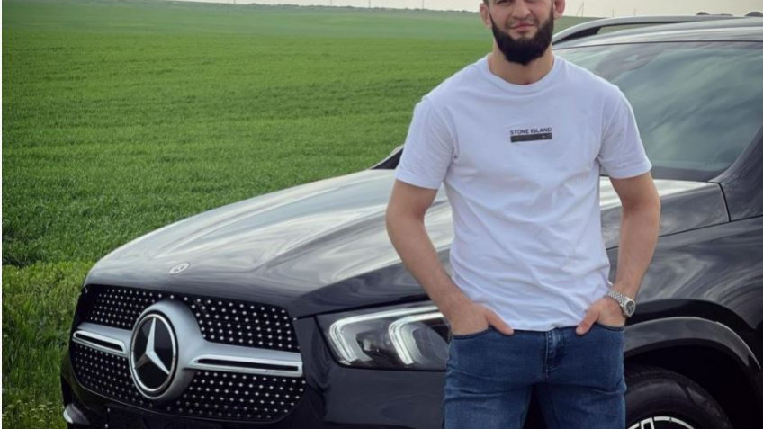 Хамзат Чимаев разбил подаренный Кадыровым «Мерседес»