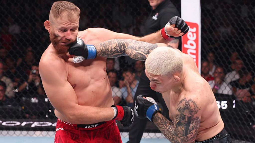 UFC Белград: Навахо Стирлинг досрочно победил Яна Блаховича