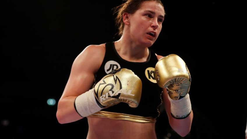 Кэти Тейлор бросает вызов Холли Холм