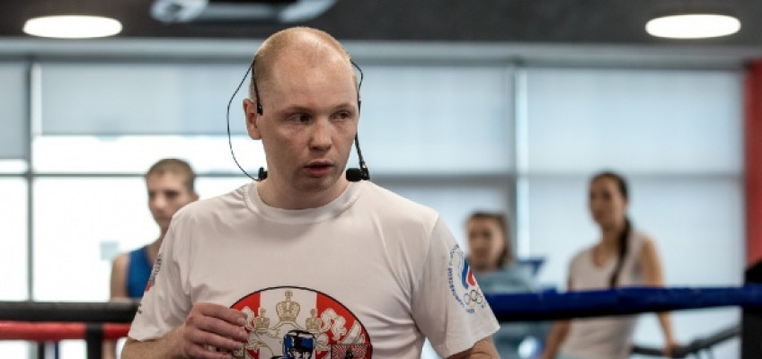 Алексей Тищенко победил Неомара Сермено в Омске