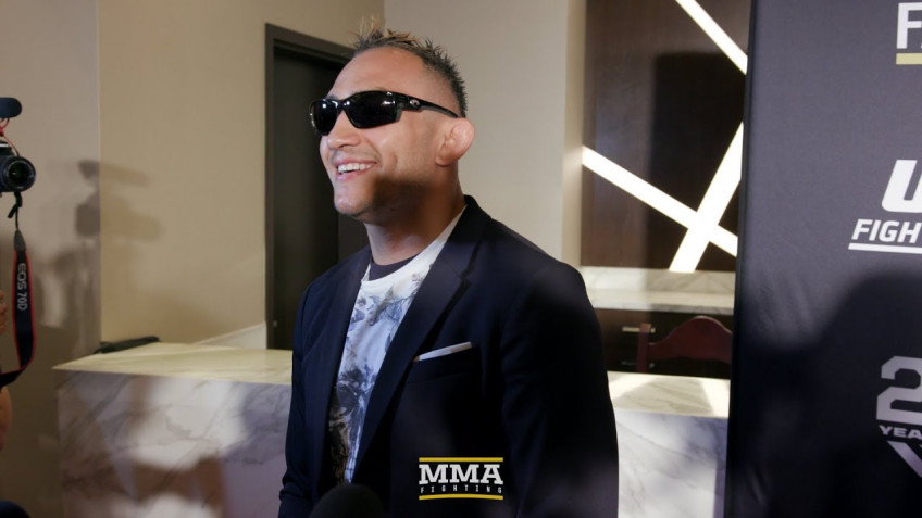 Фергюсон: Если мне платят как чемпиону, то мне нет никакого дела до пресс-папье Нурмагомедова