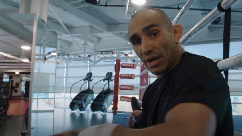 Тони Фергюсон отказался от диетолога и назвал условия отказа от боя с Оливейрой