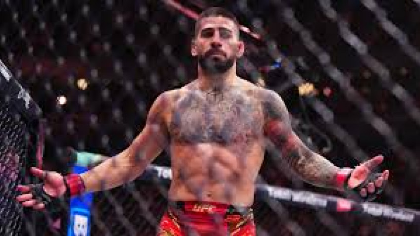 Менеджер Топурии отреагировал на информацию о бое Илии с Джастином Гейджи