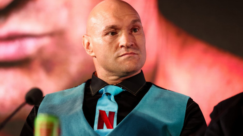 Тайсон Фьюри заявил, что будет готовиться сам к бою с Махмудовым