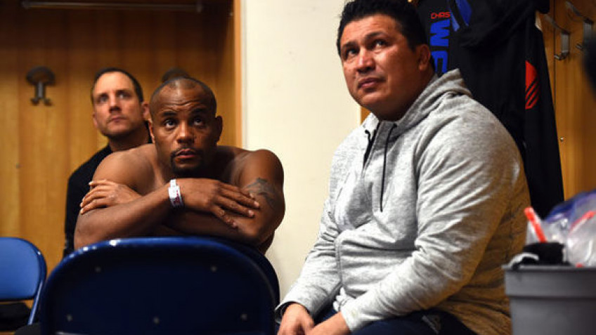 Хавьер Мендес: Знаете, сколько парней попали в UFC, после того, как Кормье сказал о них что-то