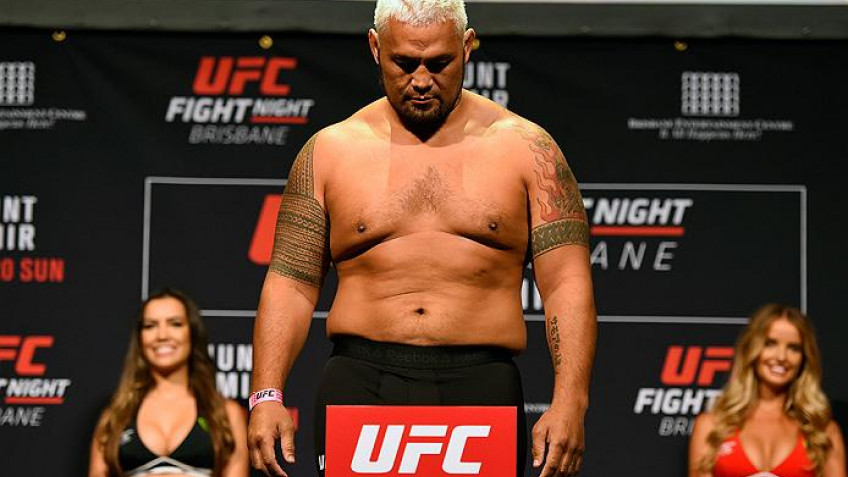 Видео взвешивания перед UFC Fight Night 85