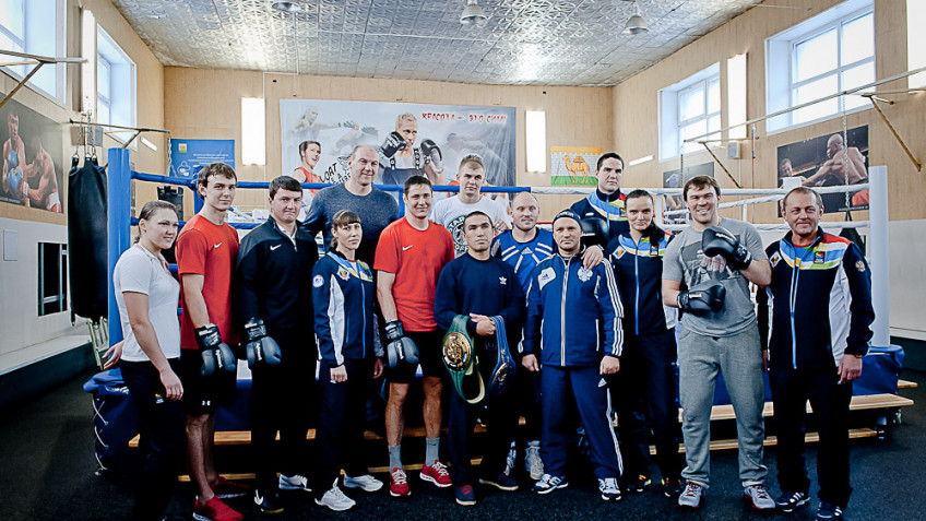 Денис Шафиков дал мастер-класс хоккеистам «Трактора»