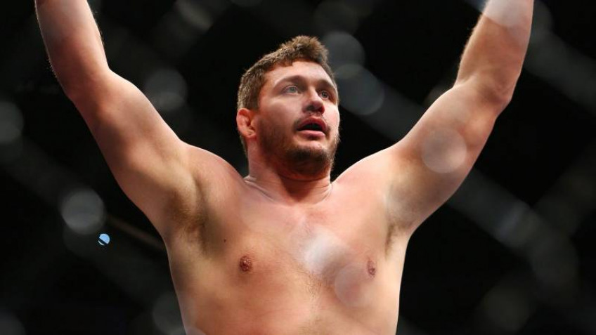 Мэтт Митрион победил Роя Нельсона решением судей