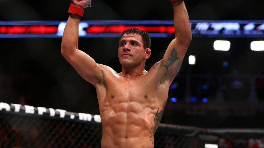 Рафаэль дос Аньос проведет бой с Энтони Пэттисом