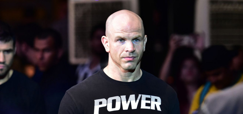 Бывший боец UFC Райан Джиммо был сбит автомобилем Бывший боец UFC Райан Джиммо был сбит автомобилем