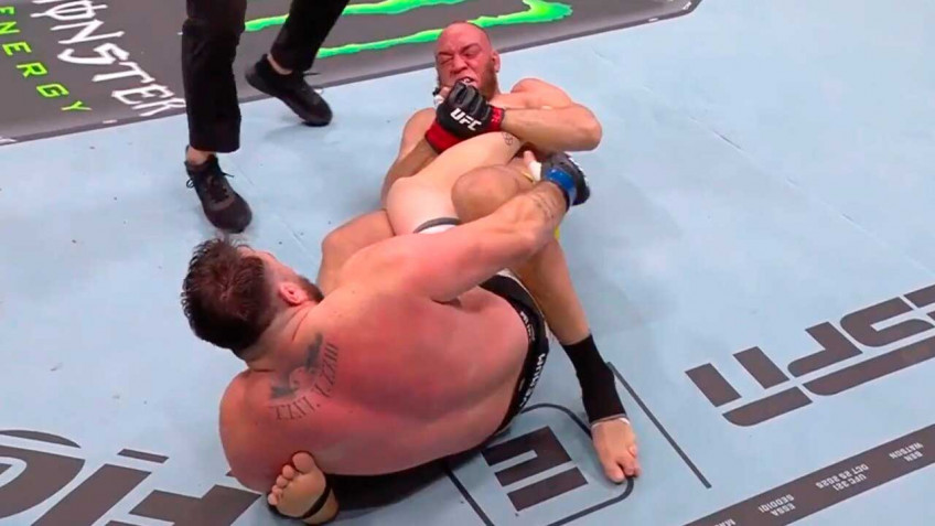 Вальтер Уокер рассказал, как одержал победу со сломанной ногой