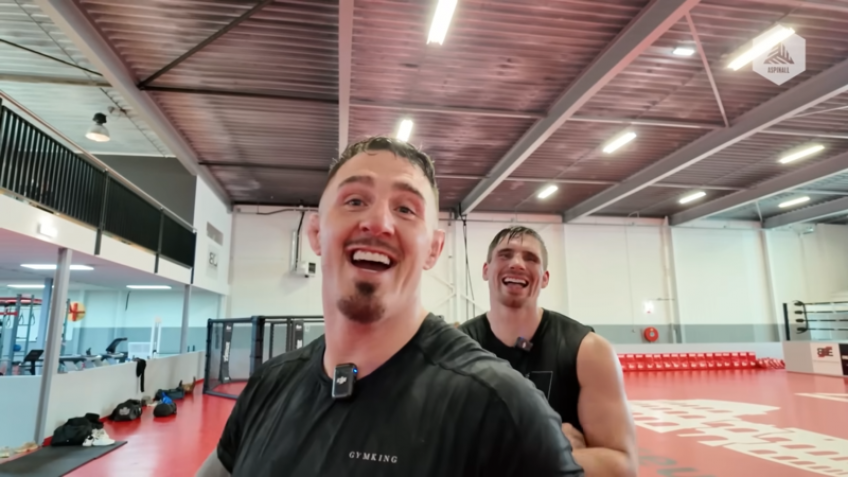 Том Аспинэлл: Узколобое боксерское сообщество не дает шансов Верхувену в бою с Усиком