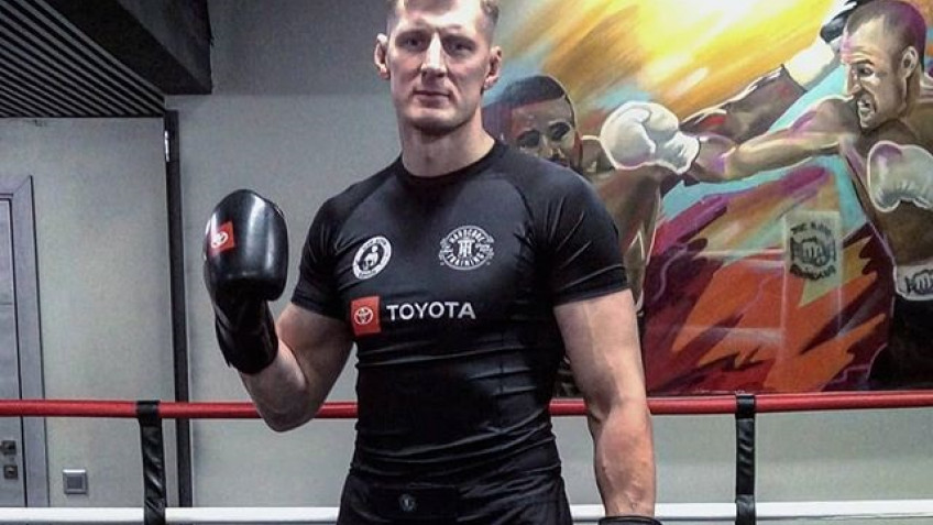 Александр Волков дерзит Нганну, договорились о бое в Париже в марте