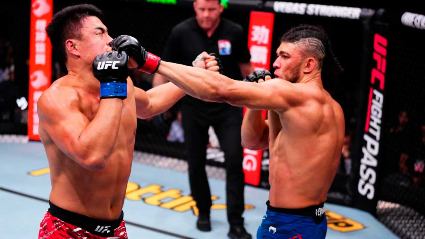 UFC Шанхай: Чжан Миньян досрочно проиграл Джонни Уокеру