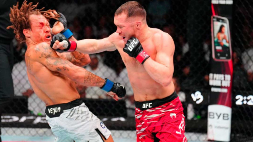 UFC Абу-Даби: Петр Ян победил Маркуса Макги