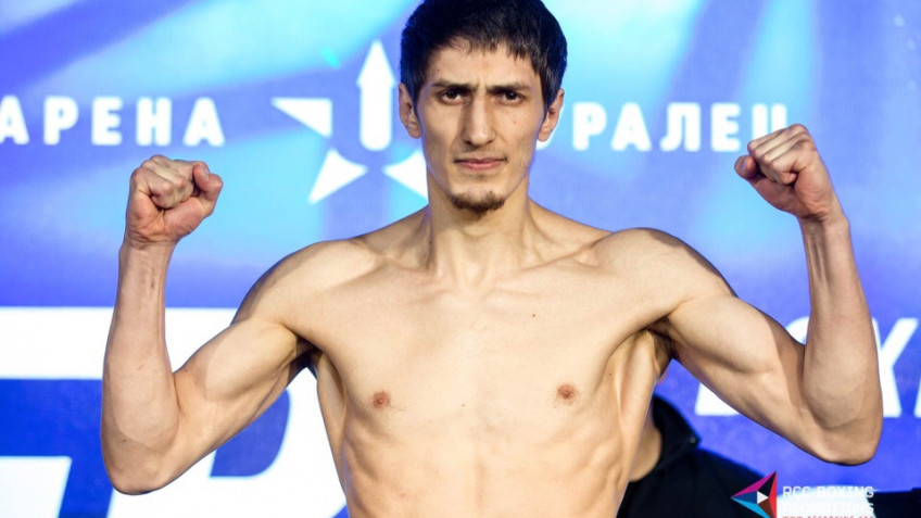 Заур Абдуллаев досрочно победил Умберто Рамиреса (+видео боя)