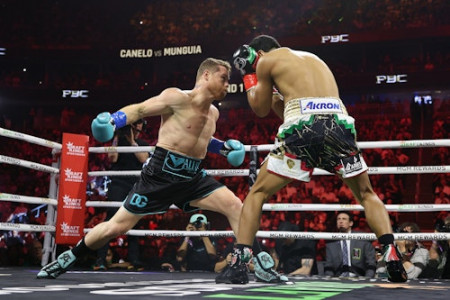 Канело Альварес победил Мунгиа в зрелищном бою